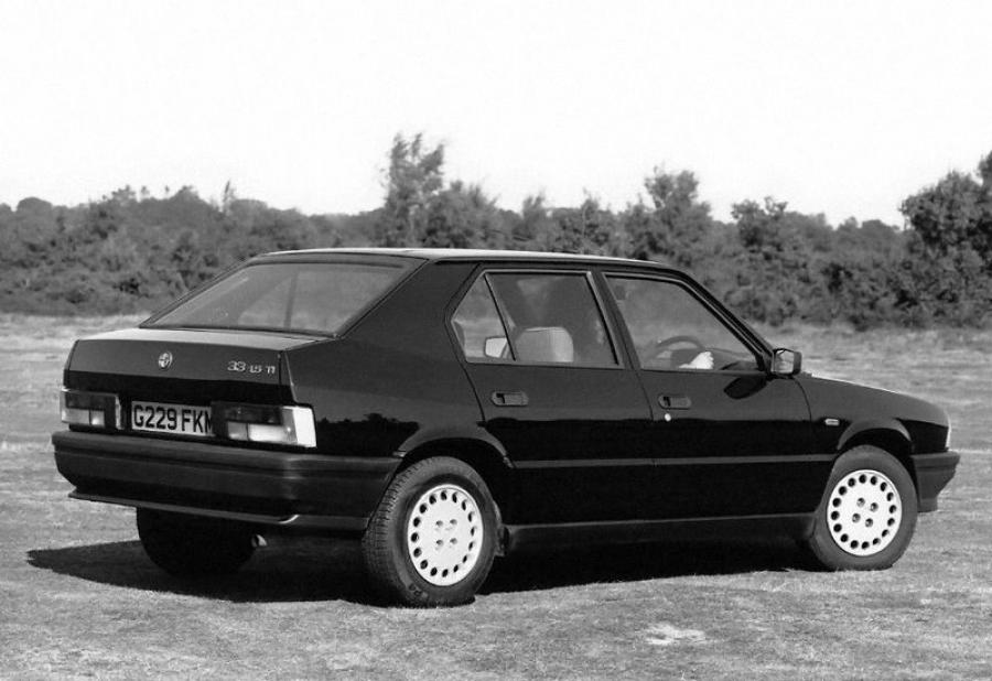 Alfa Romeo 33 1.5 Ti (905) 1988 года  (UK) (фото 2 из 2)